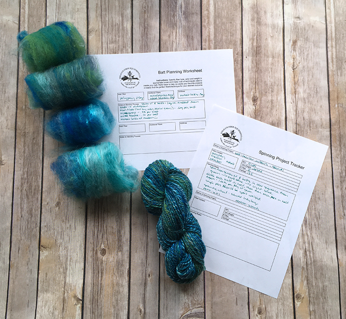 Click here to get our free PDF printables to plan your batts and keep track of your spinning projects! 